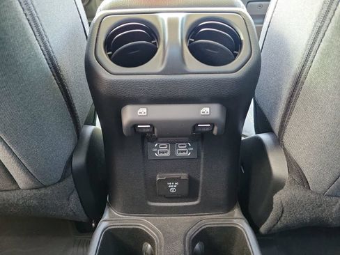 Used 2024 Jeep Gladiator Sport AWD/4WD image 11