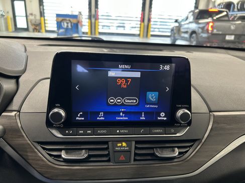 Used 2024 Nissan Altima 2.5 SV image 29