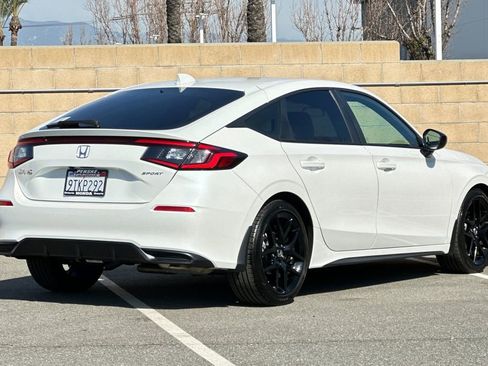 Used 2025 Honda Civic Sport image 4