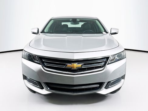 Used 2016 Chevrolet Impala LT w/ Convenience Package FWD image 2