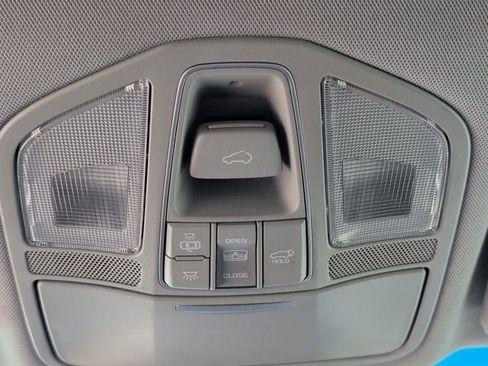 Used 2018 Hyundai Santa Fe Limited image 19