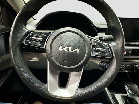Used 2023 Kia Forte LXS w/ LXS Technology Package FWD image 11