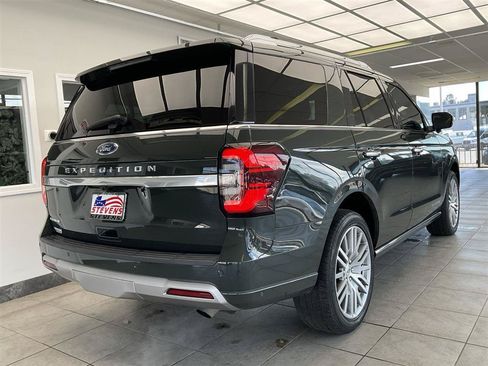 Used 2022 Ford Expedition Platinum AWD/4WD image 5
