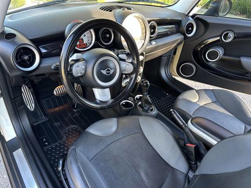 Used 2009 MINI Cooper S w/ Premium Pkg image 3