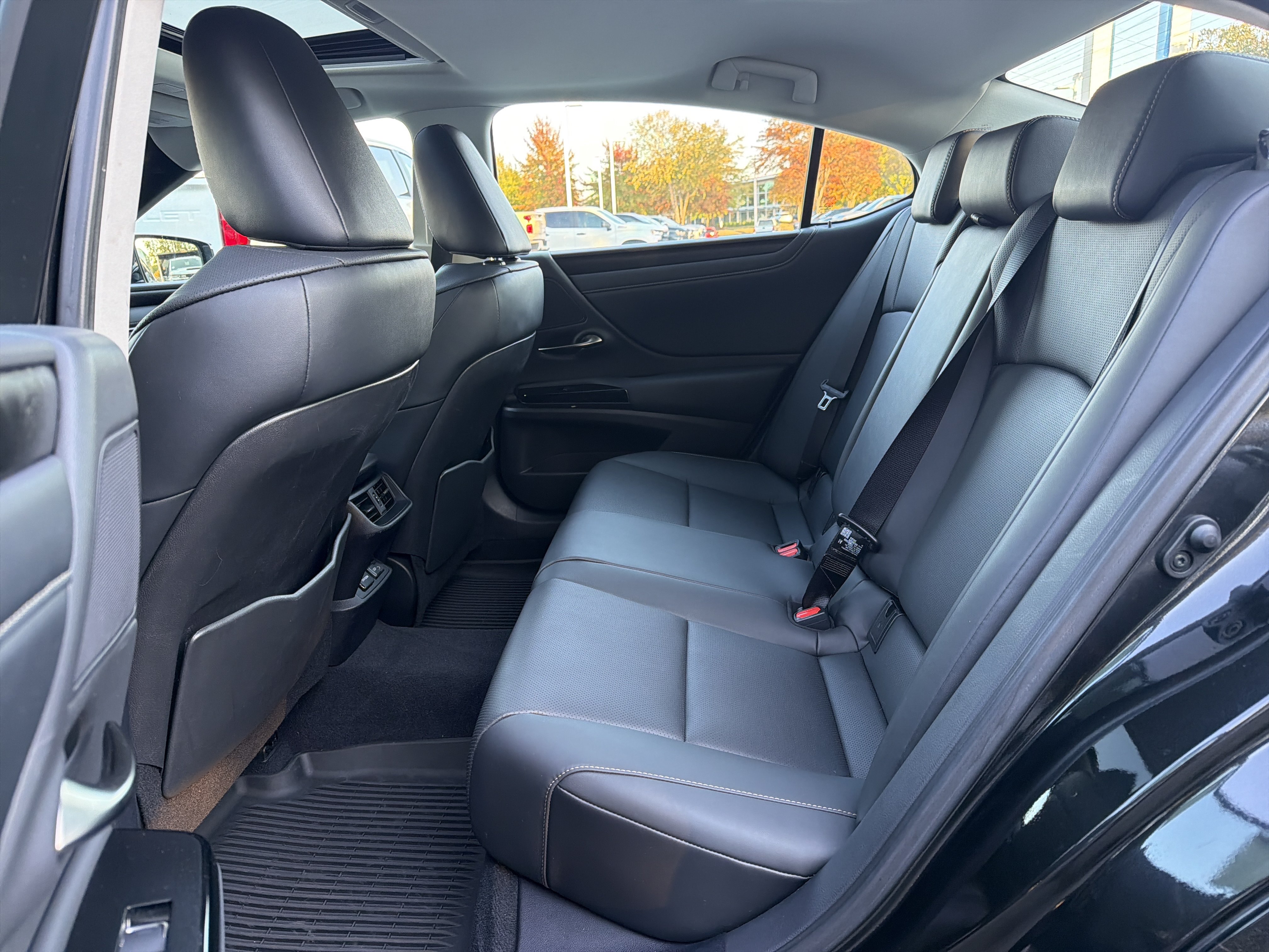 Used 2025 Lexus ES 350 w/ Premium Package FWD image 24