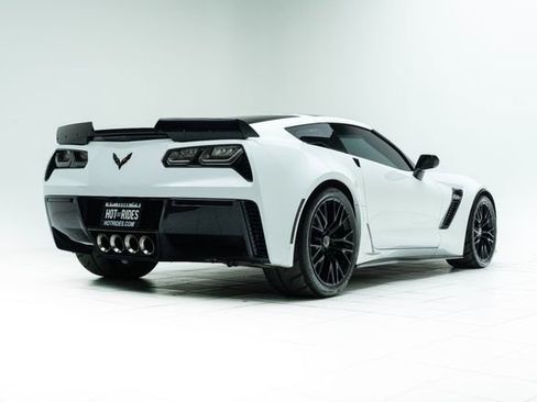 Used 2015 Chevrolet Corvette Z06 w/ 3LZ Preferred Equipment Group image 13