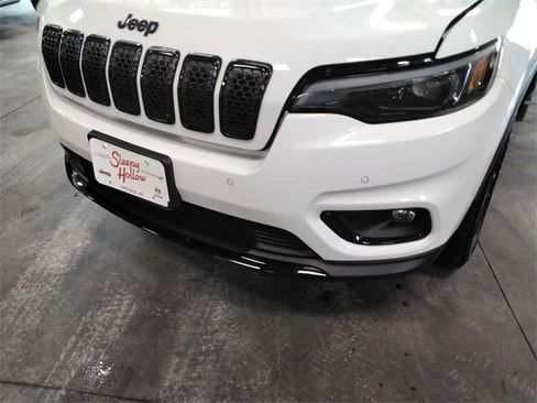 Used 2023 Jeep Cherokee Altitude Lux image 14