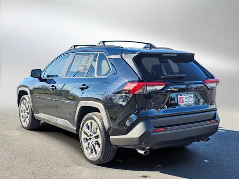 Used 2025 Toyota RAV4 XLE Premium image 3