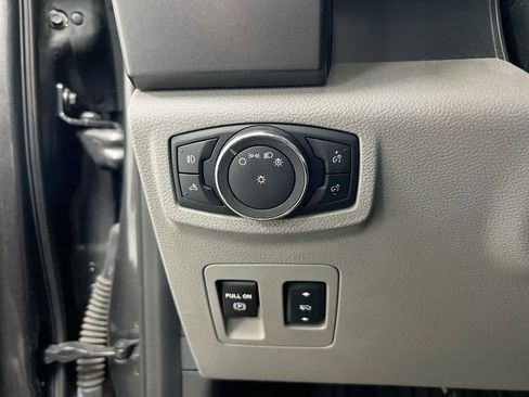 Used 2015 Ford F150 XLT w/ Equipment Group 302A Luxury AWD/4WD image 19