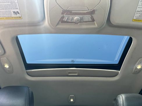 Used 2013 Ford Focus Titanium FWD image 38