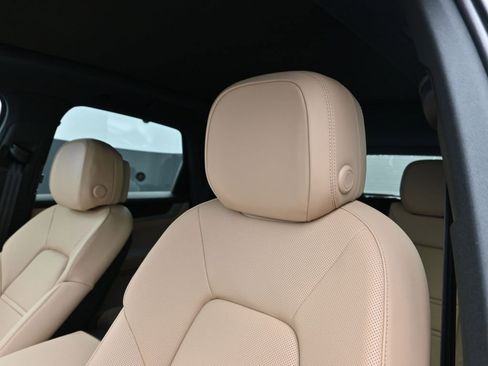 New 2026 Porsche Cayenne image 16