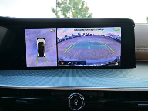 Certified 2025 Nissan Murano Platinum w/ Cargo Package image 30