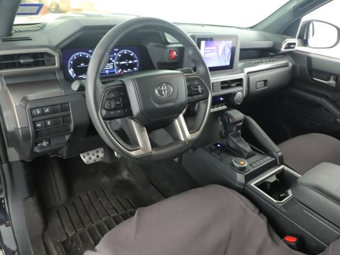 Used 2024 Toyota Tacoma TRD Sport image 9