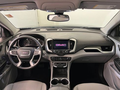 Used 2024 GMC Terrain SLT image 15