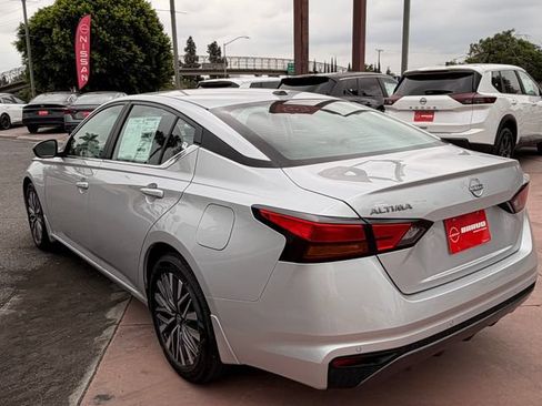 New 2026 Nissan Altima 2.5 SV FWD image 8
