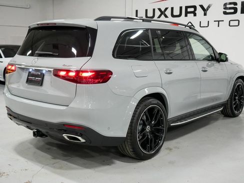 Used 2024 Mercedes-Benz GLS 580 4MATIC image 6