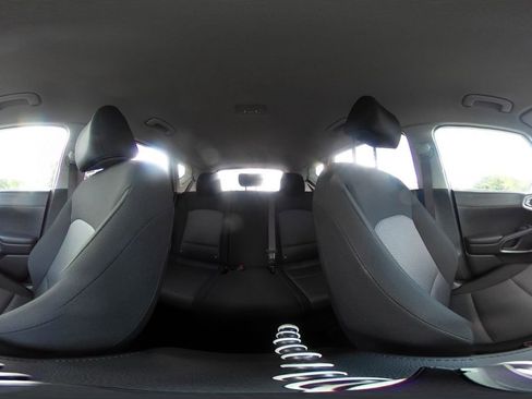 Used 2025 Kia Soul LX w/ LX Technology Package FWD image 40