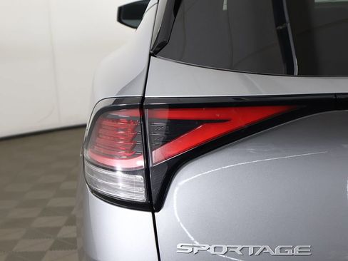 Used 2024 Kia Sportage LX AWD/4WD image 14