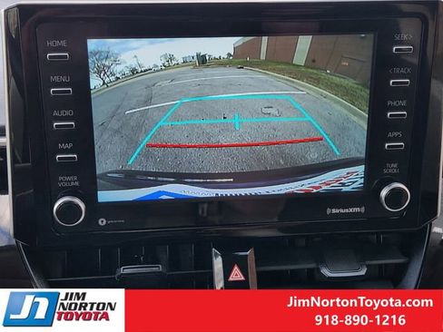 Used 2021 Toyota Corolla LE image 20