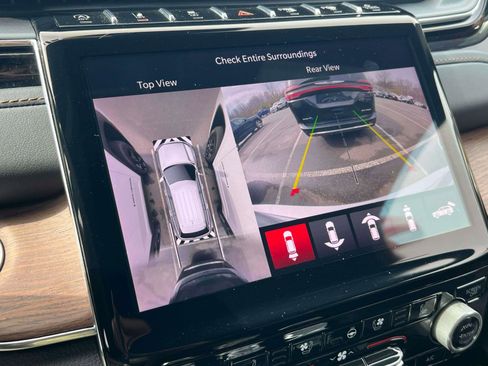 Used 2023 Jeep Grand Cherokee Summit w/ Luxury Tech Group V image 14