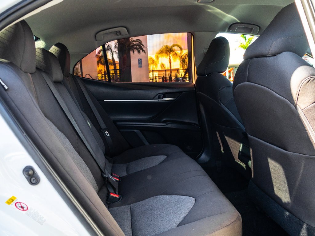 Used 2019 Toyota Camry LE FWD image 14