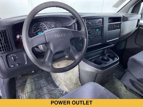 Used 2003 GMC Savana 1500 w/ Preferred Equipment Group 3 RWD image 2