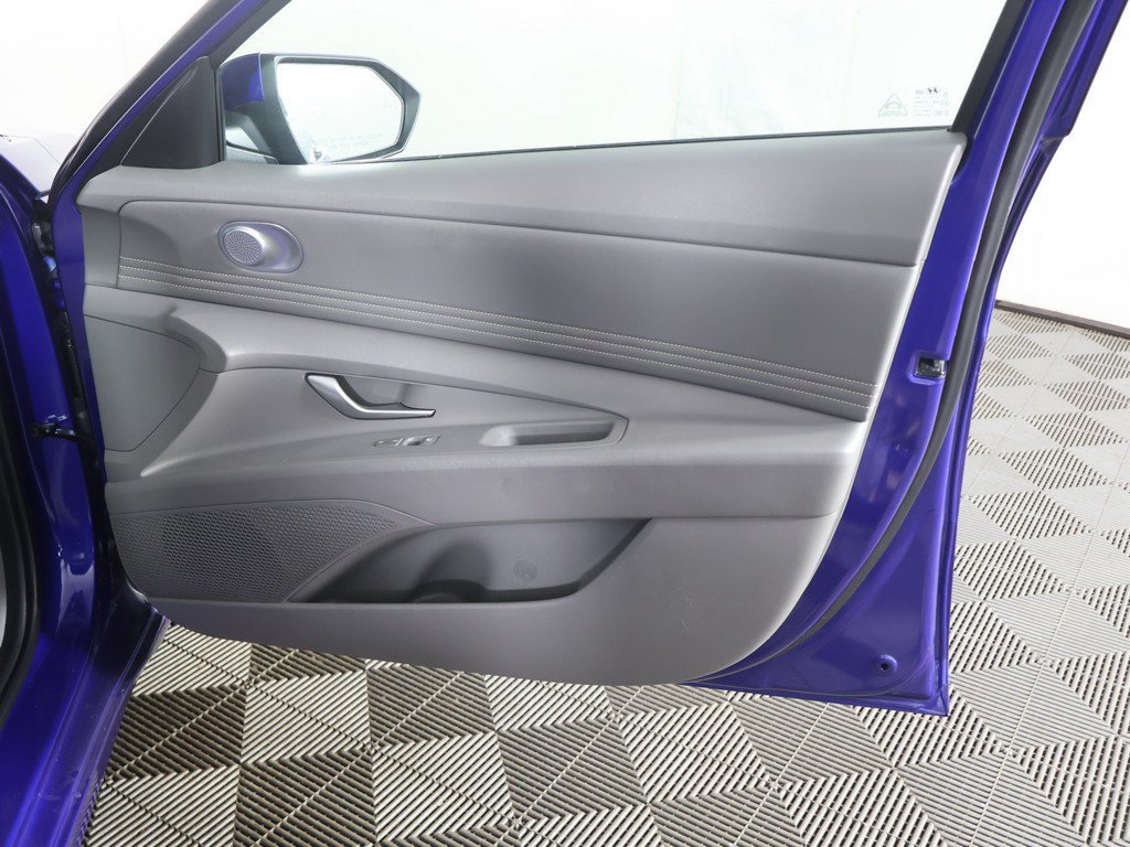 Used 2023 Hyundai Elantra SEL w/ Convenience Package FWD image 24