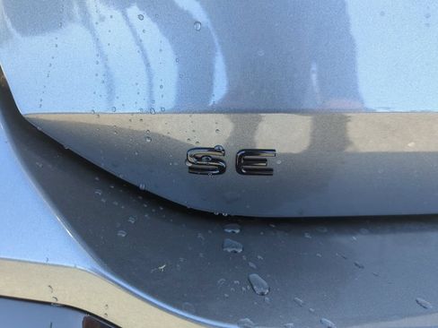Used 2026 Volkswagen Tiguan SE R-Line FWD image 18