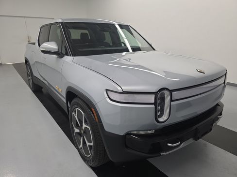 Used 2022 Rivian R1T Adventure AWD/4WD image 7