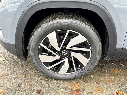 New 2026 Volkswagen Atlas SEL image 8