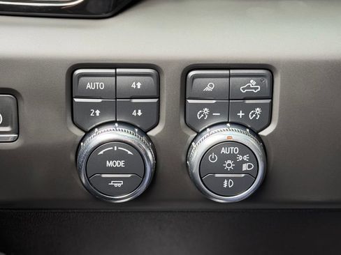 Used 2025 GMC Sierra 1500 Denali w/ Technology Package AWD/4WD image 26