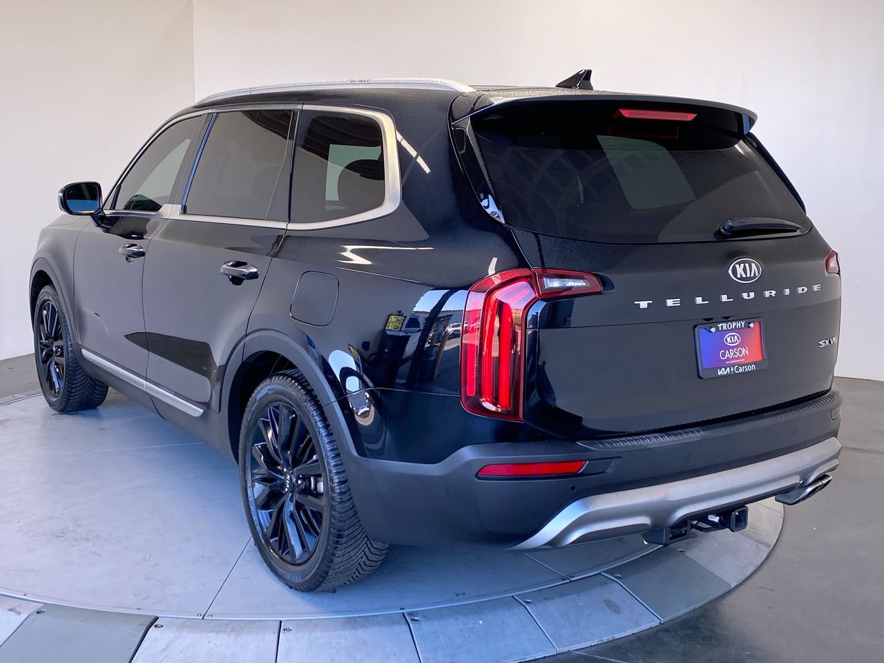 Used 2020 Kia Telluride SX w/ Towing Package FWD image 3