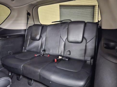 Used 2017 INFINITI QX80 2WD w/ Driver Assistance Package image 28