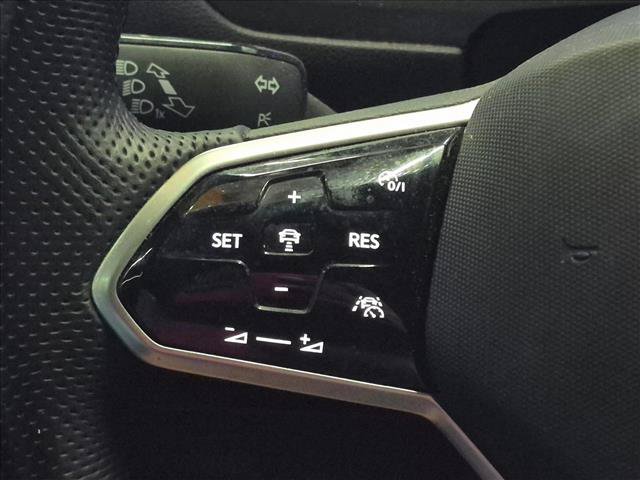 Used 2022 Volkswagen Tiguan SE R-Line FWD image 10