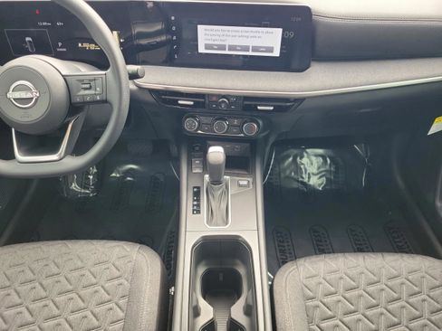 Certified 2025 Nissan Kicks SV image 26