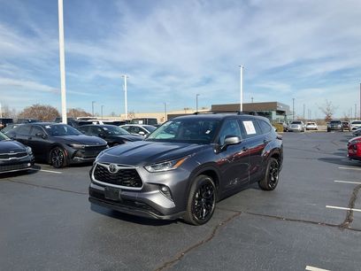 Used 2021 Toyota Highlander LE