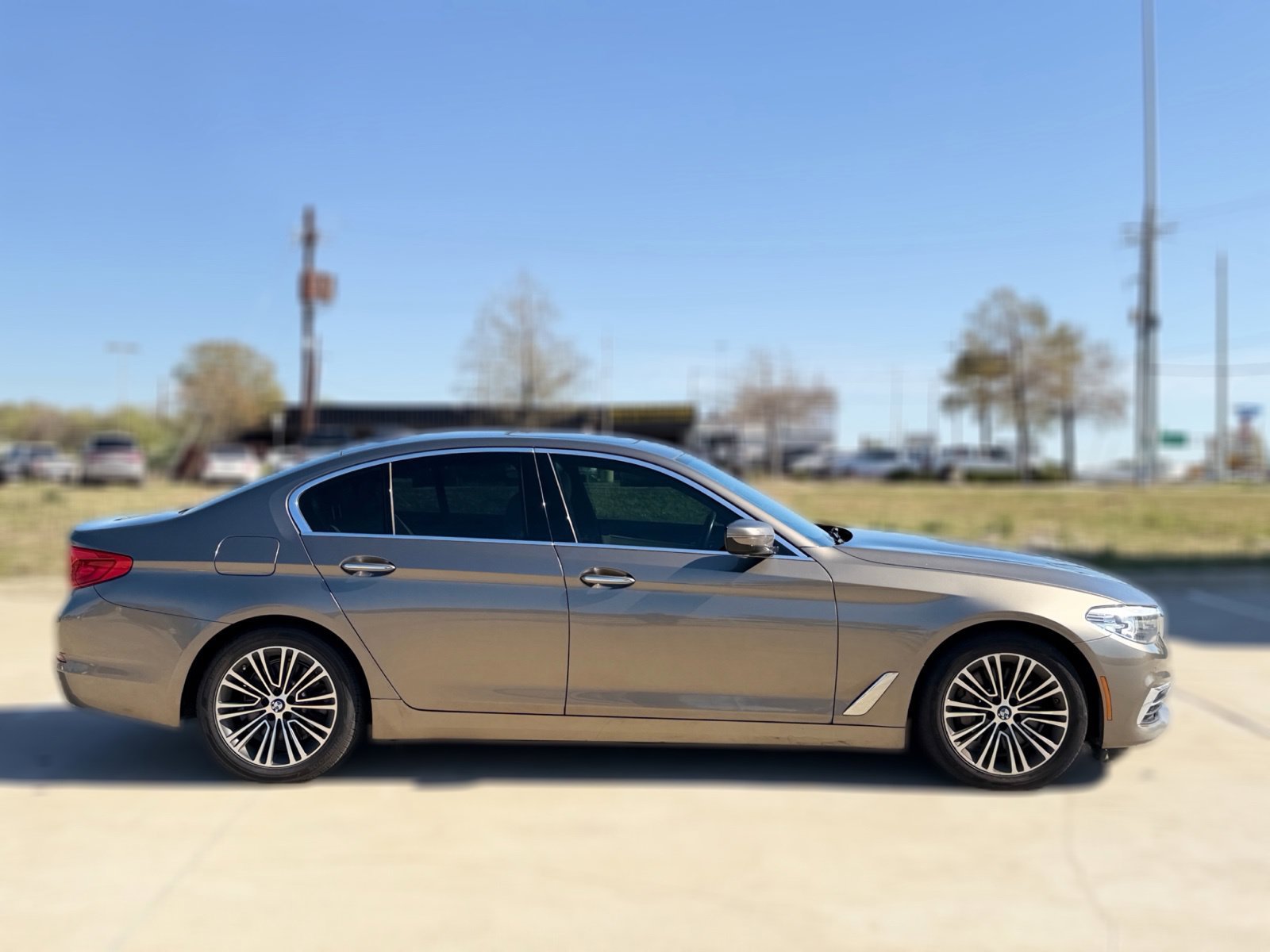 Used 2018 BMW 530i w/ Premium Package RWD image 5