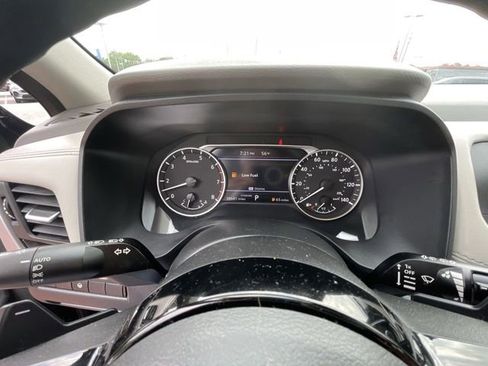 Used 2023 Nissan Rogue SV FWD image 22