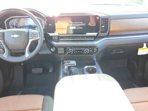 New 2026 Chevrolet Silverado 1500 High Country AWD/4WD image 13