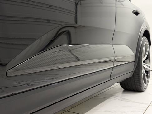 Certified 2025 Porsche Macan 4 Electric image 20