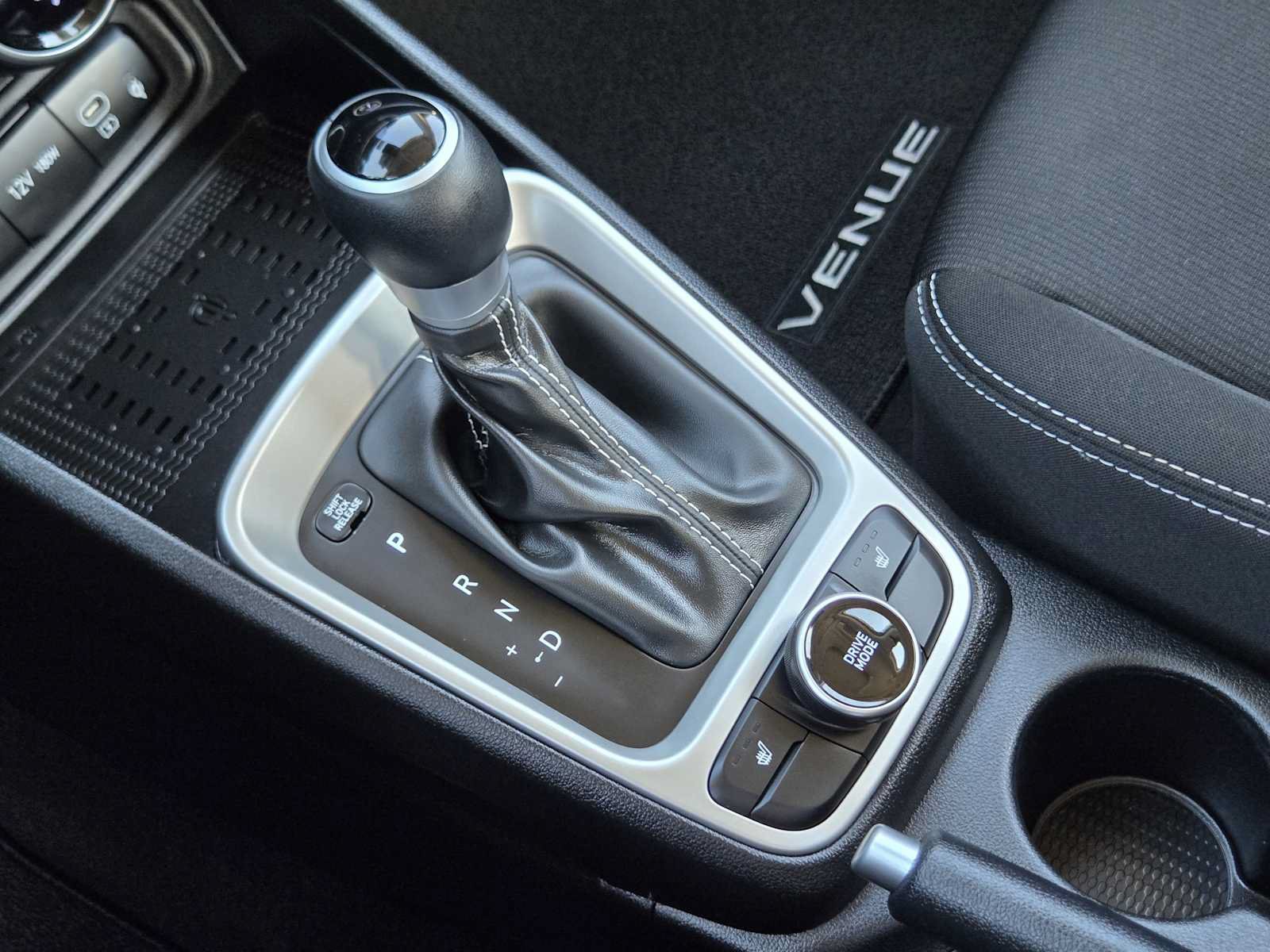 Certified 2026 Hyundai Venue SEL FWD image 20