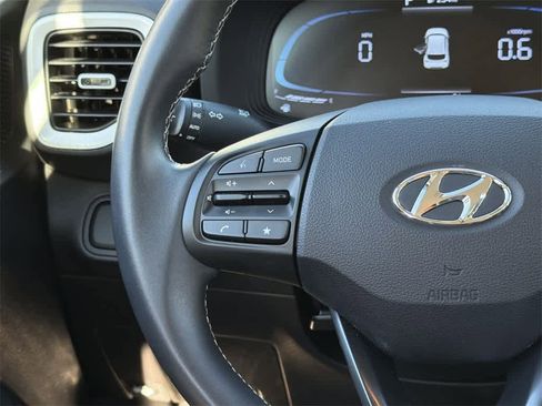 Certified 2024 Hyundai Venue Limited image 13