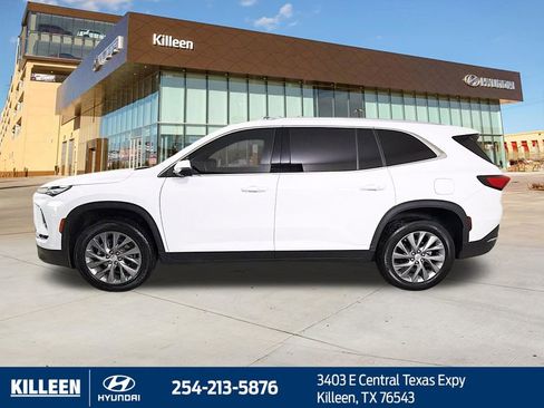 Used 2025 Buick Enclave Preferred FWD image 4