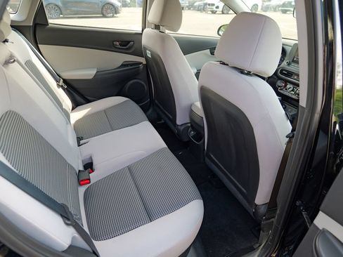 Used 2023 Hyundai Kona SE FWD image 29
