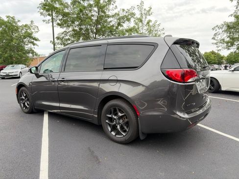 Used 2020 Chrysler Pacifica Limited w/ Advanced Safetytec Group FWD image 8