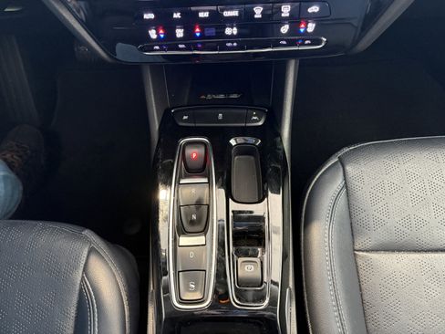 Used 2023 Chevrolet Bolt EUV LT w/ Convenience Package image 17