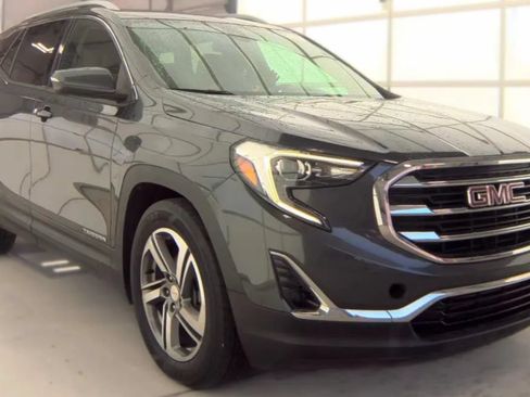 Used 2020 GMC Terrain SLT FWD image 2