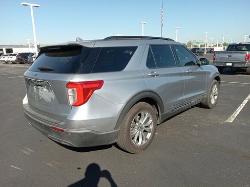 Used 2020 Ford Explorer XLT w/ Equipment Group 202A image 7