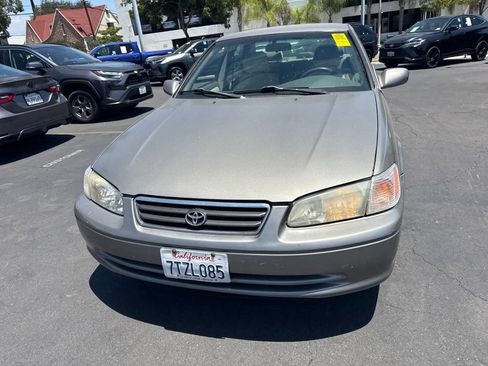 Used 2000 Toyota Camry CE FWD image 10