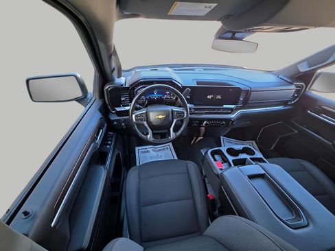 Used 2025 Chevrolet Silverado 1500 LT image 14